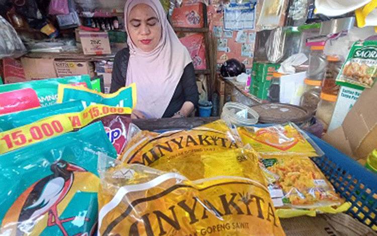 Harga MinyaKita di Pasar PPM Sampit Tembus Rp20 Ribu per Liter, Pedagang Keluhkan Stok Terbatas