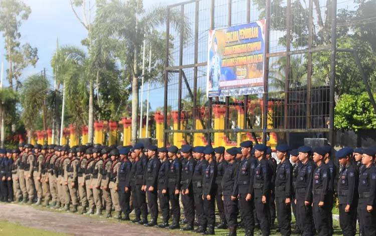Satbrimob Polda Kalteng Gelar Latihan Anti-Anarkis Tingkatkan Kesiapsiagaan Personel