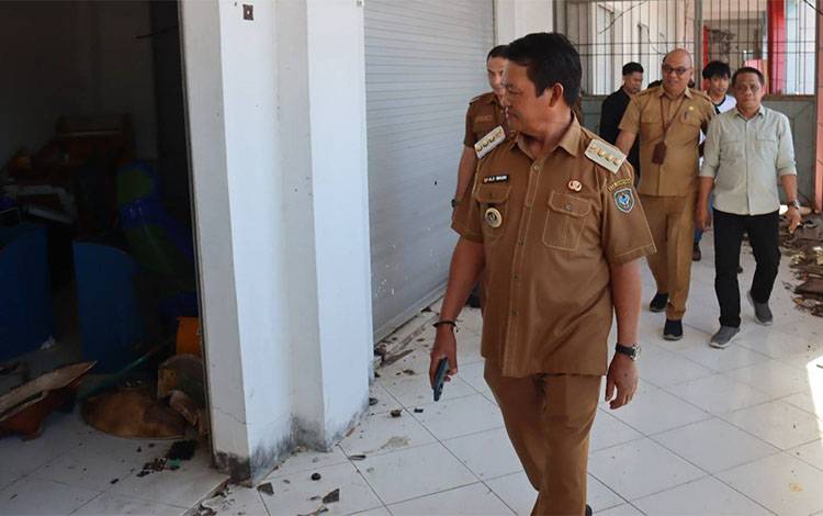 Bupati Seruyan Soroti Kondisi Pasar Kuala Pembuang Tak Terawat