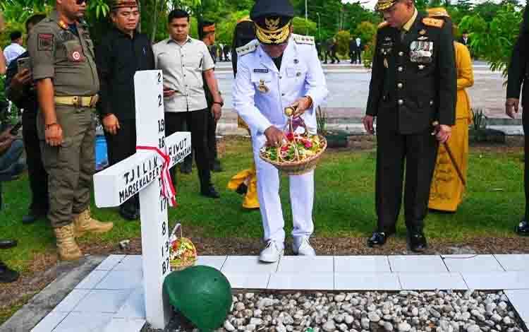 Gubernur Agustiar Sabran Ziarah dan Tabur Bunga Pahlawan Kalteng