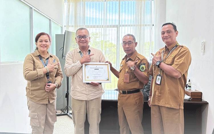 Pemko Palangka Raya Raih Penghargaan Kota Pangan Aman Level Sedang