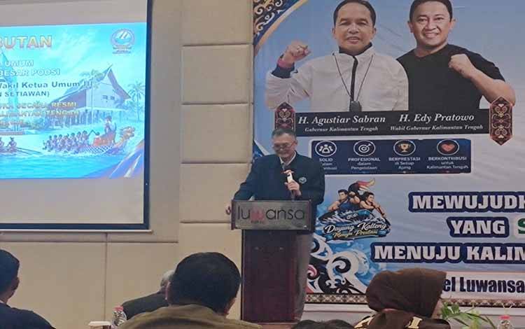 Wakil Ketua Umum III PB PODSI, Budiman Setiawan saat memberikan sambutan. (FOTO: HERMAWAN)