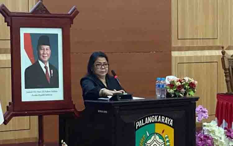 Wakil Ketua II DPRD Palangka Raya, Nenie Adriati Lambung. (Foto: Dokumen MARINI)