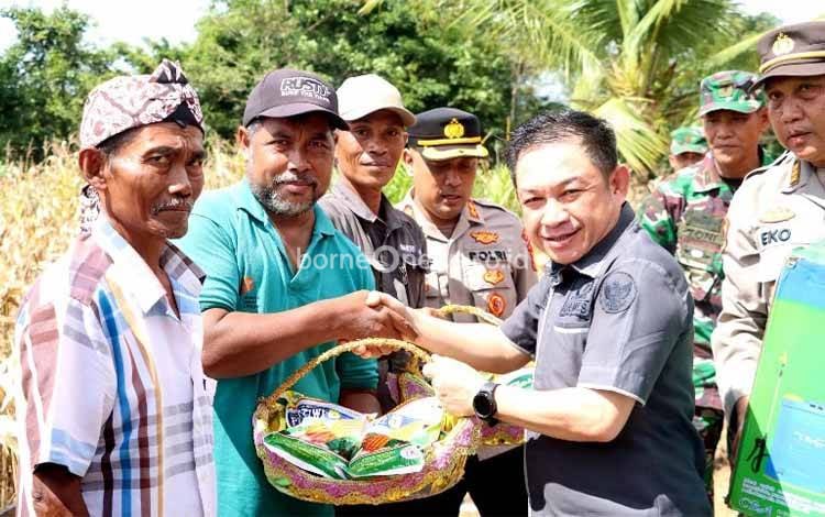 Wakil Ketua I DPRD Barito Utara Apresiasi Panen Jagung Serentak di Desa Jamut