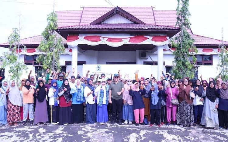 Norhayati Supian Dorong Lansia Sehat dan Mandiri di HLUN ke-30 Seruyan