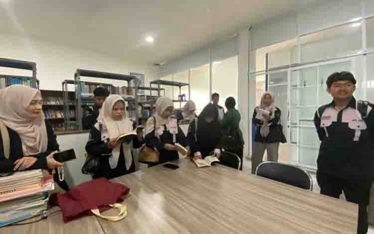 Mahasiswa UIN Palangka Raya Pelajari Pelindungan Bahasa Daerah di Balai Bahasa Kalteng
