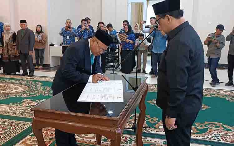 Bupati Lantik Direksi Perusda Batara Membangun, Tekankan Profesionalisme