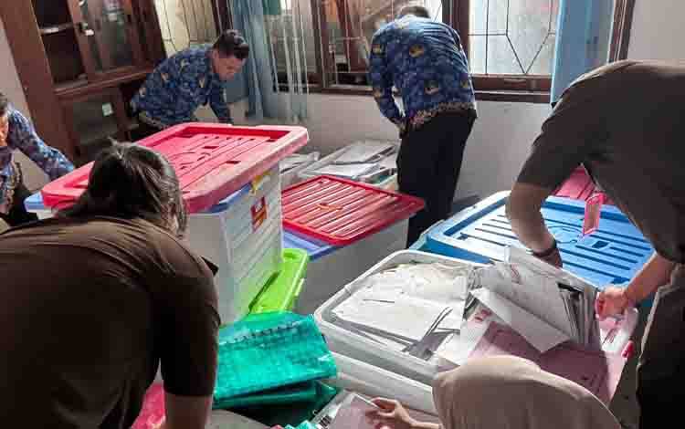 Perkuat Alat Bukti Dugaan Korupsi Zirkon, Kejati Kalteng Geledah Kantor DPMPTSP dan Dinas ESDM