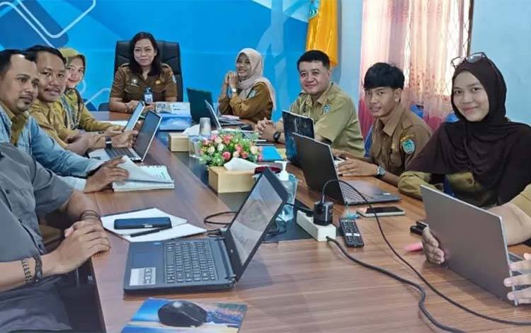 Dinas Kependudukan dan Pencatatan Sipil (Disdukcapil) Kabupaten Lamandau menggelar Rekonsiliasi Data Kependudukan Tahun 2026, Selasa, 19 Mei 2026, di Ruang Rapat Disdukcapil Lamandau Bersama perangkat desa dari Melata, Batu Tunggal, Bukit Jaya, dan Suka Maju. ( FOTO: IST)