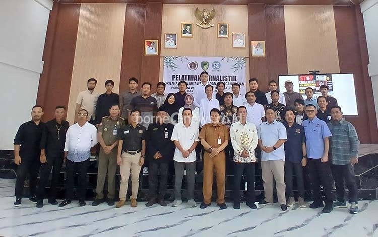 Kepala Dinas Kominfosandi Barito Utara Sebut Peran Pers Strategis di Era Keterbukaan Informasi