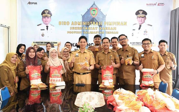 GPM HUT Kalteng ke-69, ASN Biro Adpim Dapat Paket Sembako Bersubsidi