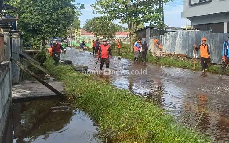 Drainase Ditutup Warga, Pemkab Kotim Pinjam Pompa BWS Atasi Banjir Sampit