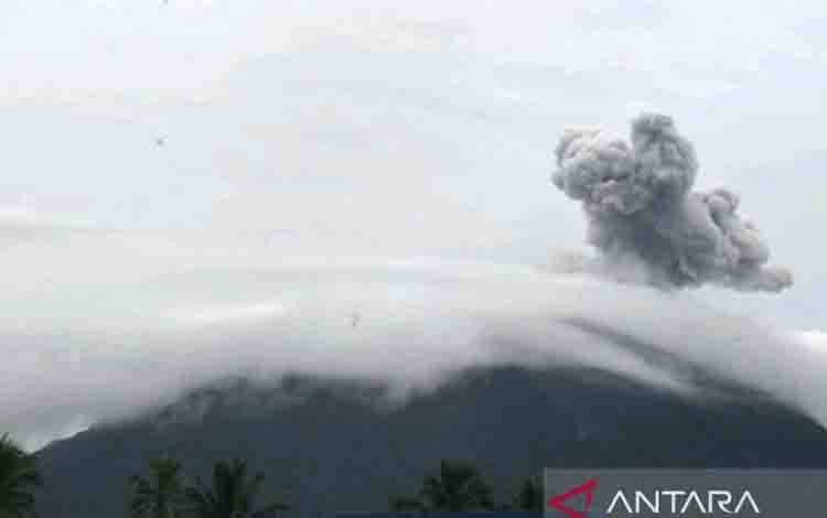 Erupsi Lagi, Badan Geologi Perluas Jarak Aman Gunung Ibu Sejauh 3,5 Km