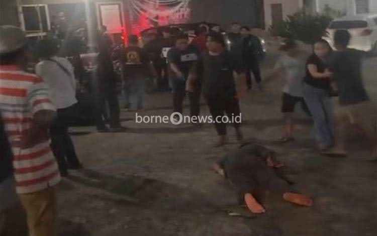 Diduga Jadi Korban Pengeroyokan, Seorang Pria Terkapar dan Bersimbah Darah di THM Sampit