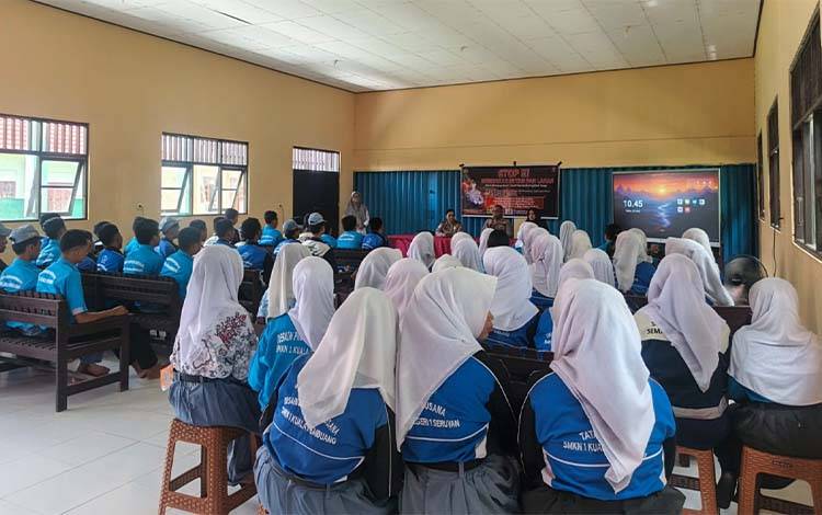 Polres Seruyan Edukasi Pelajar tentang Pencegahan Karhutla dan Kenakalan Remaja