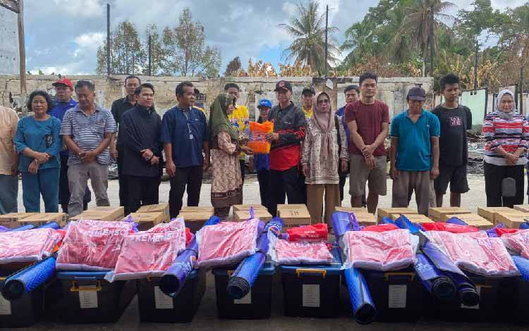 14 KK Korban Kebakaran 10 Ruko dan Satu Rumah di Tewah Dapat Bantuan Pemkab Gunung Mas