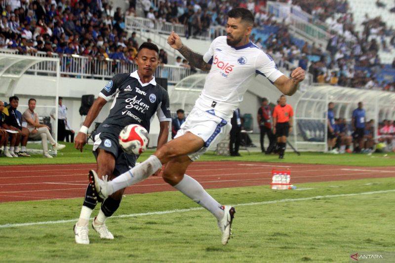 Arema FC Tutup Musim dengan Kemenangan 3-1 atas PSIM