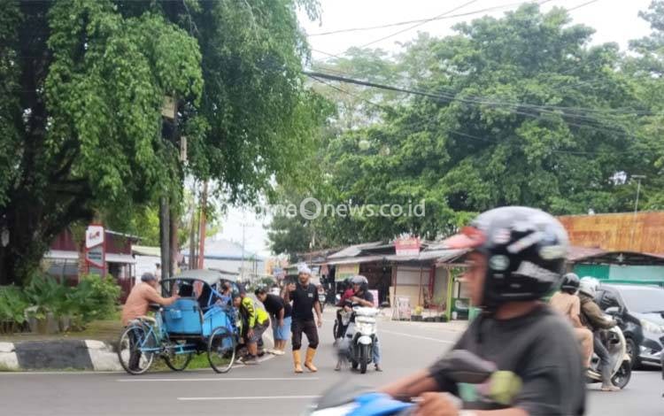 Lakalantas di Simpang Seroja-Tambun Bungai Kuala Kapuas, Satu Korban Dievakuasi ke RS