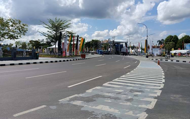 Gubernur Kalteng Pastikan Akuntabilitas Anggaran Cat Biru Memudar di Jalan Palangka Raya