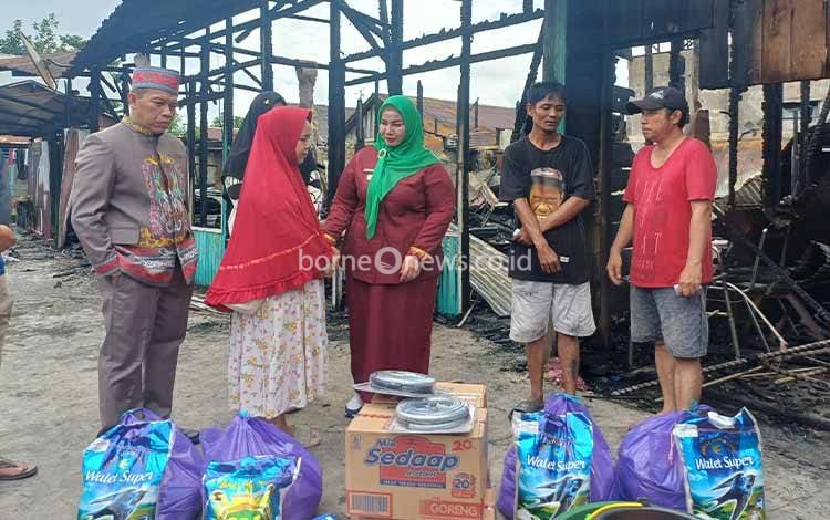 Wabup Kotim Salurkan Bantuan untuk Korban Kebakaran di Jalan H Imran Sampit