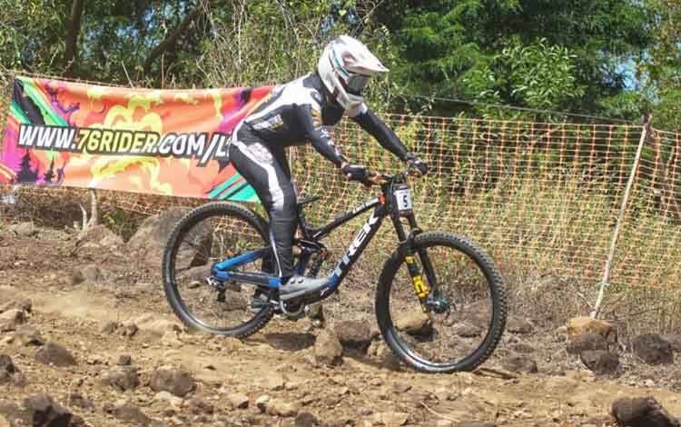 Andy Prayoga Menangi Seri Pembuka 76 Indonesian Downhill 2026