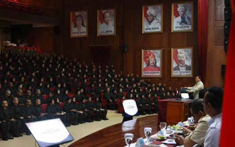 Seskab: Prabowo Beri Taklimat Peserta Program Calon Pemimpin BUMN