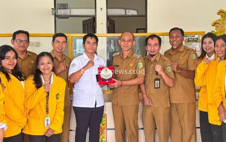 Camat Pahandut Harap Pengalaman Magang di Kecamatan Pahandut Jadi Bekal Bermanfaat