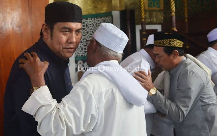 Wabup Pulang Pisau Sholat Idul Adha di Masjid Agung Ar-Raudhah