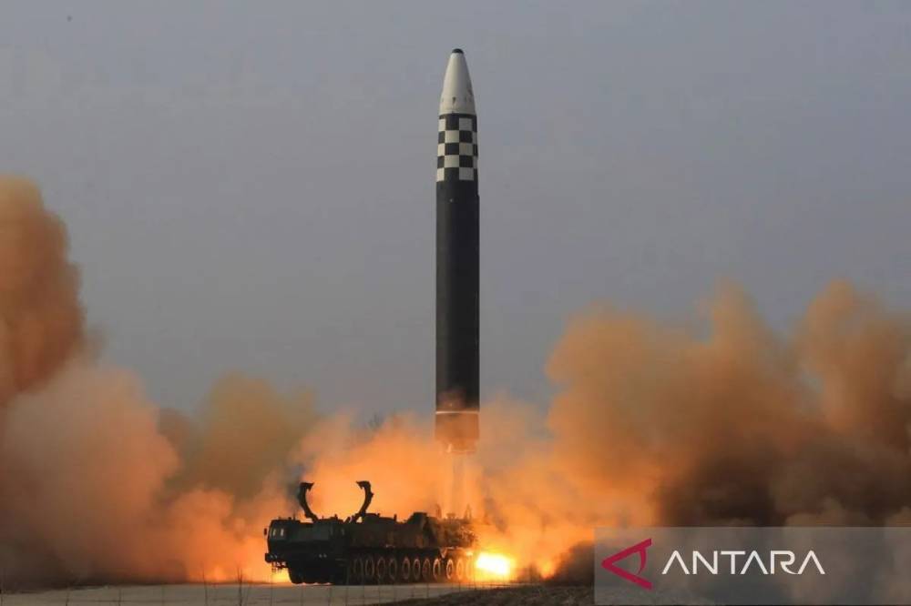 Korea Utara Uji Rudal Jelajah dan Balistik Baru, Kim Jong Un Pantau Langsung