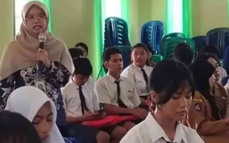 Balai Bahasa Kalteng Bekali Siswa Teknik Membaca Cepat dan Kritis