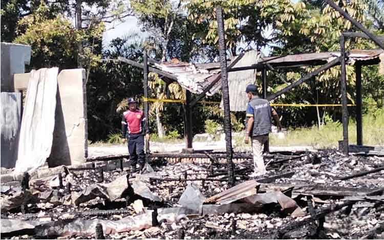 Dini Hari, Rumah Warga di Sungai Tendang Hangus Terbakar