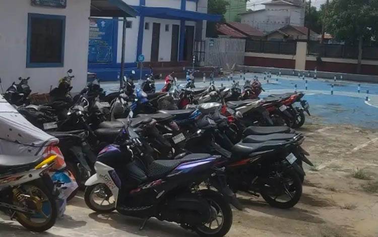Motor Knalpot Brong Ditahan 3 Bulan, Satlantas Kapuas Sita Knalpot Pelanggar