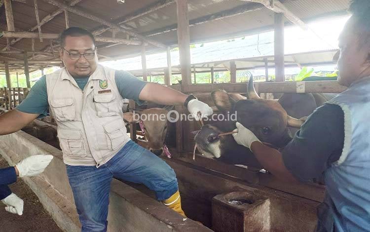 Anak Stunting Terima Daging Kurban dari Masjid Al Farid Palangka Raya
