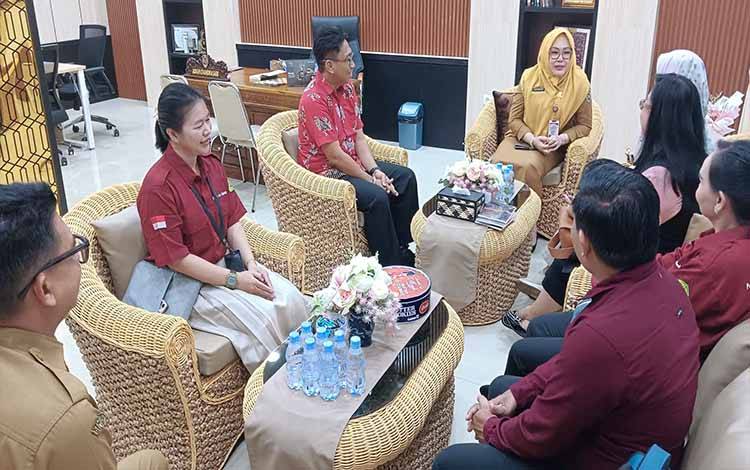 Perpustakaan Daerah Didorong Menjadi Ruang Kreatif Masyarakat Kalteng