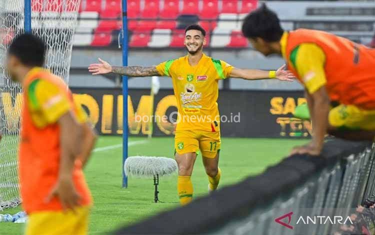 Persebaya Perpanjang Kontrak Jefferson Silva