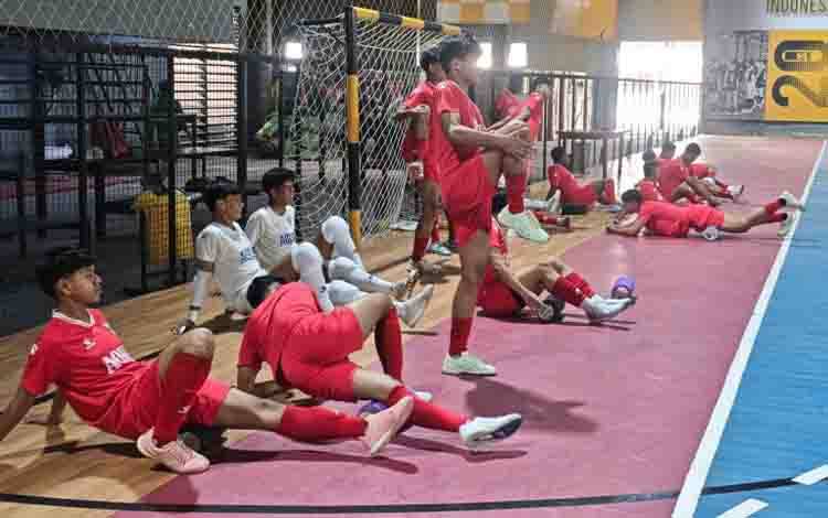 Pemain tim nasional futsal Indonesia U17 menjalani pemusatan latihan di ANFA Arena Futsal, Jakarta Utara, Selasa (2/6/2026). ANTARA/Aloysius Lewokeda