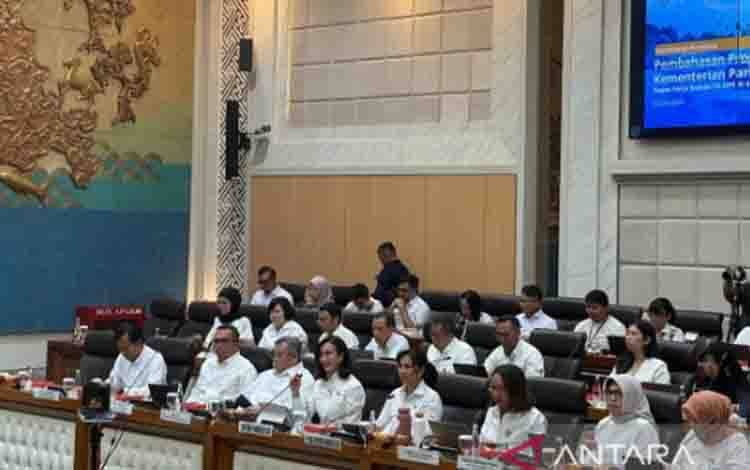 Menpar Sebut Pariwisata Tumbuh Kuat di Tengah Tekanan Geopolitik