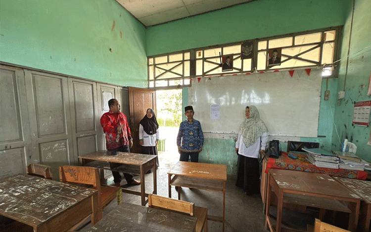 Usulan Rehabilitasi MIS PKP Selat Dalam Ditinjau, Sejumlah Ruang Kelas Jadi Perhatian