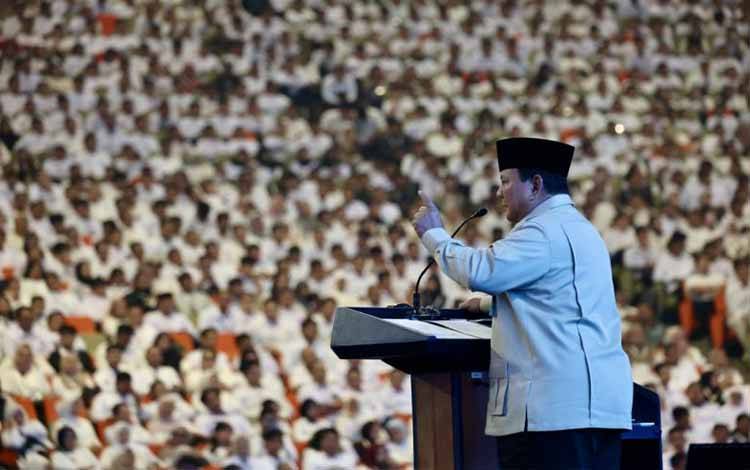 Presiden Prabowo Subianto memberikan pidato pada acara konsolidasi nasional Program Makan Bergizi Gratis (MBG) yang diinisiasi oleh Badan Gizi Nasional (BGN) di SICC, Bogor, Jawa Barat, Rabu (3/6/2026). (ANTARA/HO-Tim Media Presiden Prabowo)