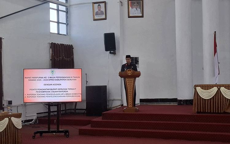 Wakil Bupati Seruyan H Supian saat menyampaikan pidato pengantar pada Paripurna DPRD Seruyan. (Foto : Ist)