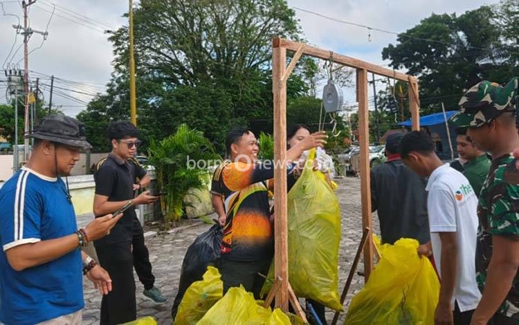 Peringati Hari Lingkungan Hidup Sedunia, Pemko Palangka Raya Gelar Aksi Bersih-Bersih di Pasar Datah Manuah
