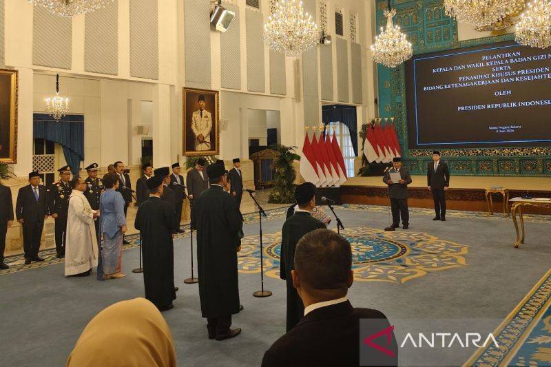Prabowo Lantik Nanik Deyang, Agustina Arumsari dan Trenggono Jadi Pimpinan Baru BGN