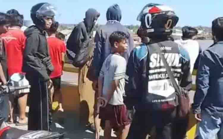 Diduga Ingin Akhiri Hidup, Wanita Dievakuasi dari Jembatan Basirih