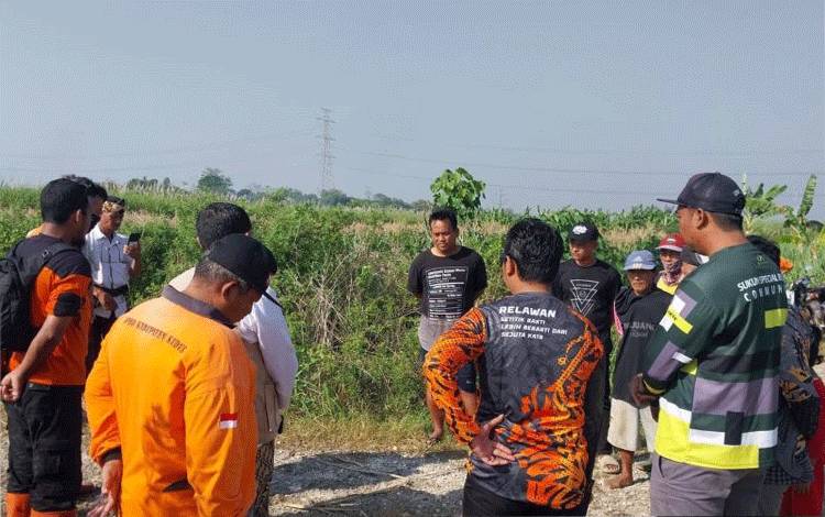BPBD Kabupaten Kudus, Jawa Tengah, bersama tim gabungan yang sebelumnya melakukan pencarian petani tebu yang dinyatakan hilang di areal tanaman tebu di Desa Kedungsari, Kecamatan Gebog, Kabupaten Kudus, Jawa Tengah. ANTARA/HO-BPBD Kudus.