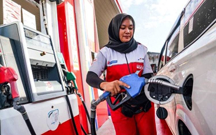 Ekonom: Perlu Bansos Tunai Guna Jaga Daya Beli Saat Pertamax Naik