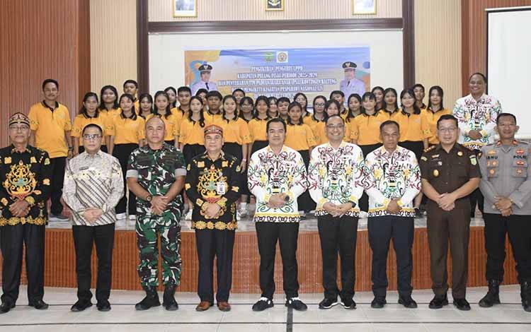 Pengurus LPPD Dikukuhkan, Bupati Targetkan Kontingen Kalteng Raih Juara di Pesparawi Nasional