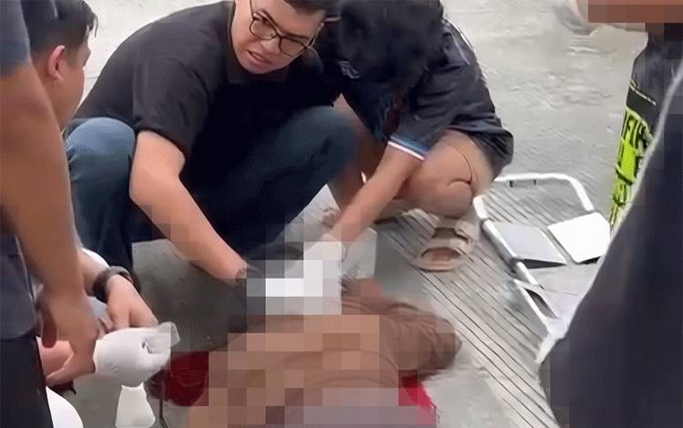Ini Kronologis Pria Jatuh dari Menara Masjid Darussalam