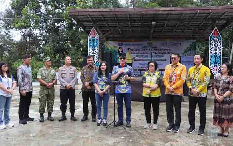 Bupati Gunung Mas Sambut Baik Inovasi BADARIS, Pembayaran Pajak dan Retribusi Daerah Kini Bisa Lewat QRIS