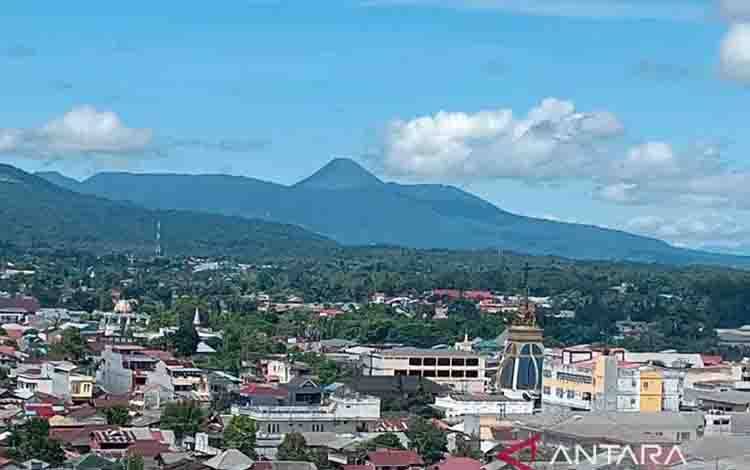 Badan Geologi Imbau Pendaki Jauhi Radius 1,5 Kilometer Gunung Soputan