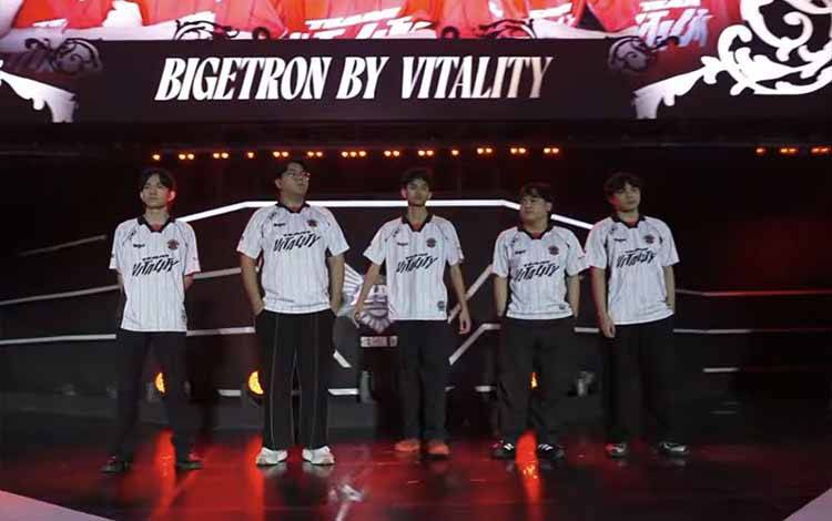 BTR Tantang ONIC di Grand Final MPL ID S17